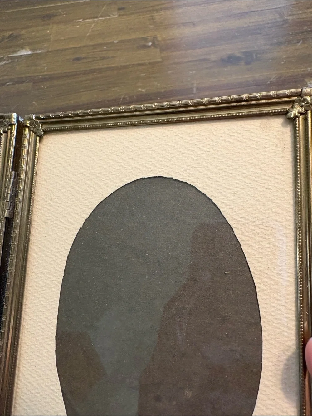 Vintage oval insert